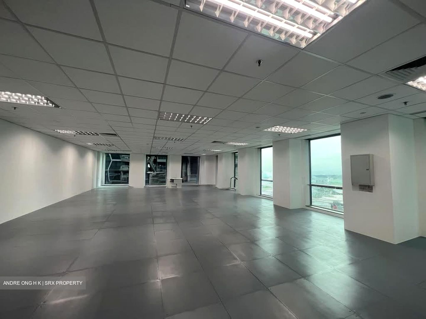 Oue Downtown (D1), Office #624472101